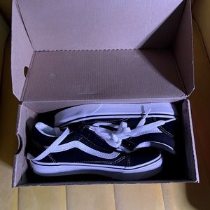 Vans Old Skool Youth Tie Up Sneakers